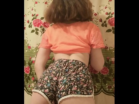 ❤️ מותק צעיר סקסי פושט את המכנסיים הקצרים במצלמה ❤❌ פורנו איכותי אצלנו ﹏